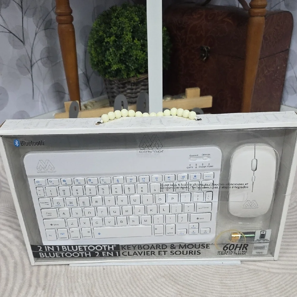Modern Touch 2-in-1 Bluetooth Keyboard & Mouse Set - White - NIB
